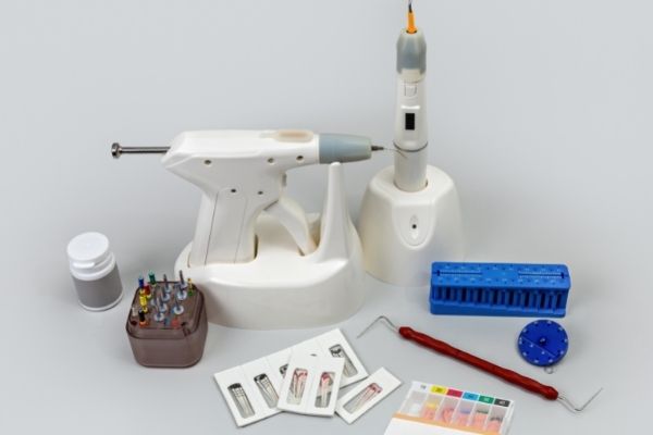 Bộ dụng cụ lấy tủy và máy trám bít ống tủy 