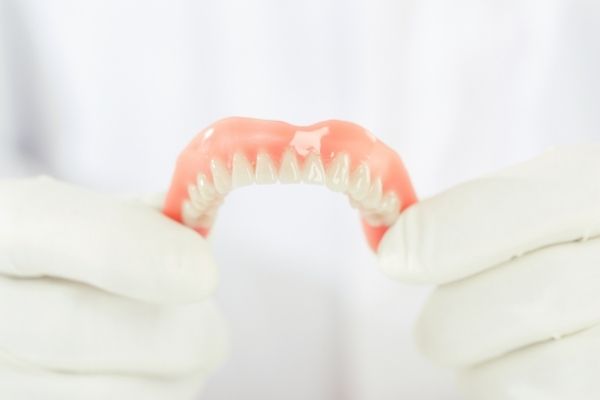 Trồng răng giả tháo lắp tại quận 8 - Nha khoa An An