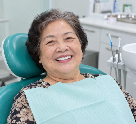 Nụ cười rạng rỡ tại phòng nha khoa - Bọc răng sứ có hại không