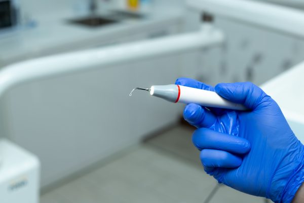 Cạo Vôi Răng Quận 8 Giá Bao Nhiêu? Bảng Giá Nha Khoa An An 2 Cạo vôi răng quận 8 giá bao nhiêu?Máy cạo vôi răng siêu âm